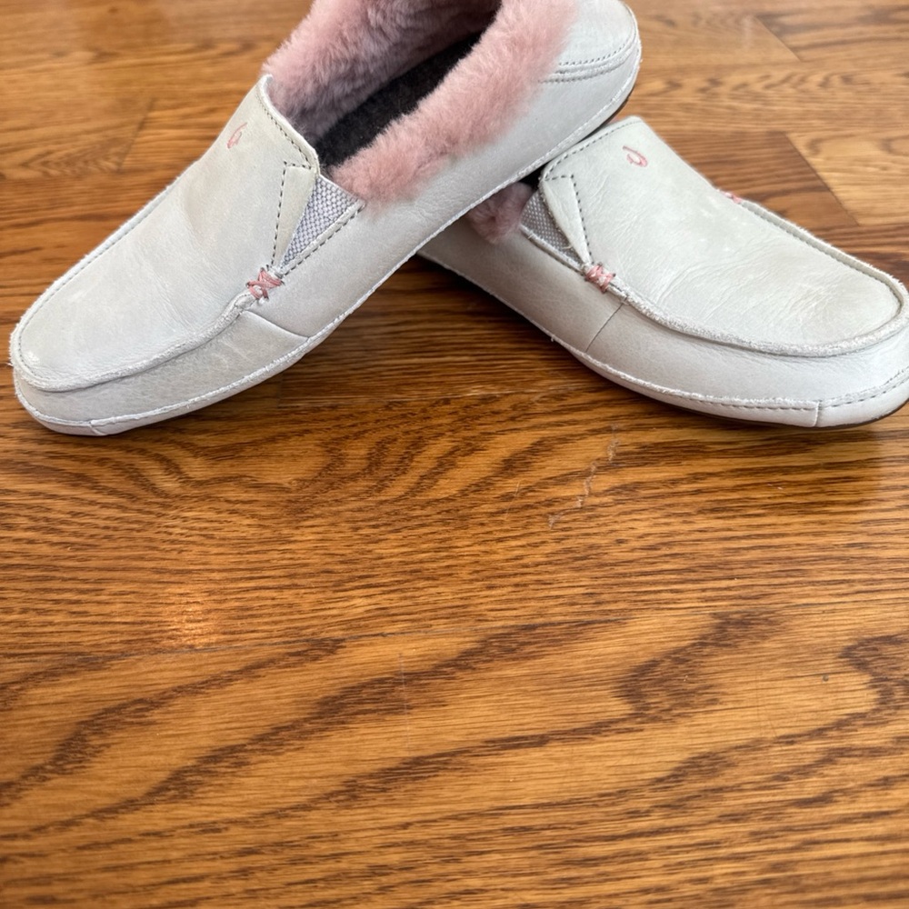 OluKai Women's Slippers in Cream and Pink - Picture 10 of 11